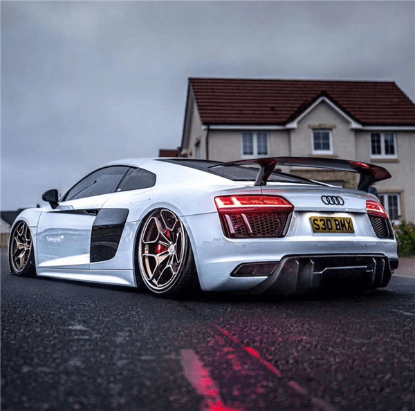 李洋分享奥迪r8改装airbft气动避震品牌低趴魅力展示