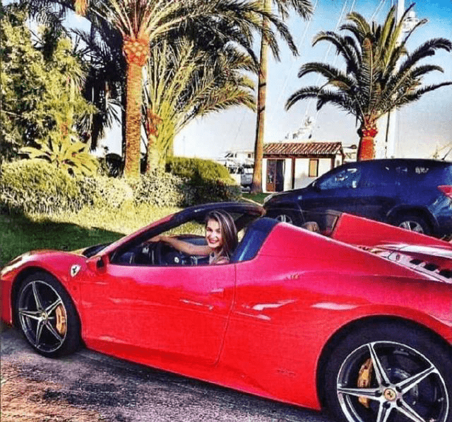 美女与豪车的碰撞—这是只有美女与豪车的超级跑车俱乐部