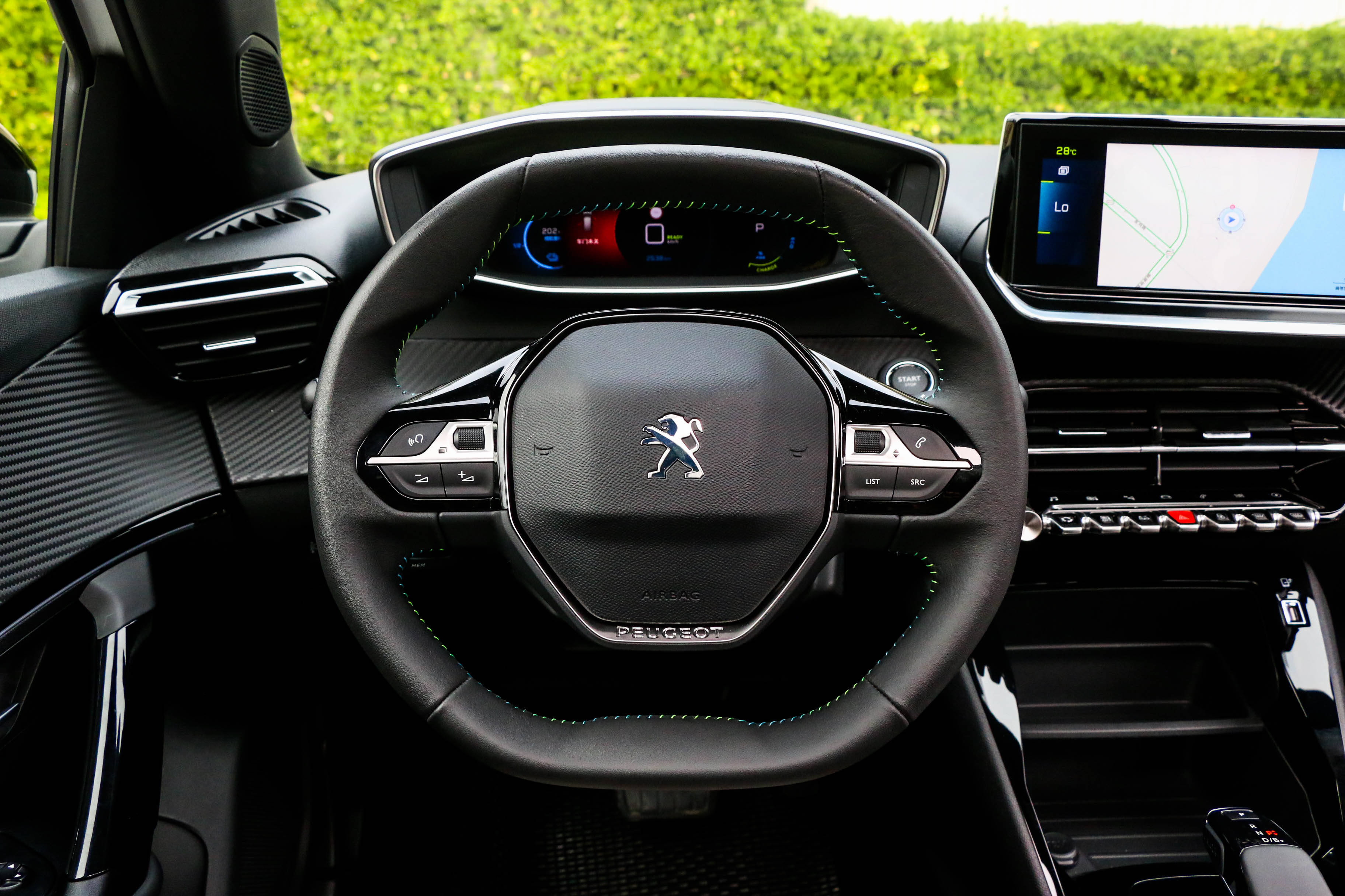 来得虽然晚,但"小狮子"注定不会被埋没 深度试驾东风标致2008/e2008