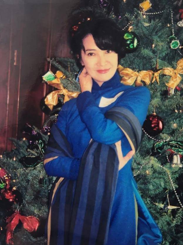 原创40后影后萧芳芳19岁甩谢贤30岁抛秦祥林还是周星驰的理想型