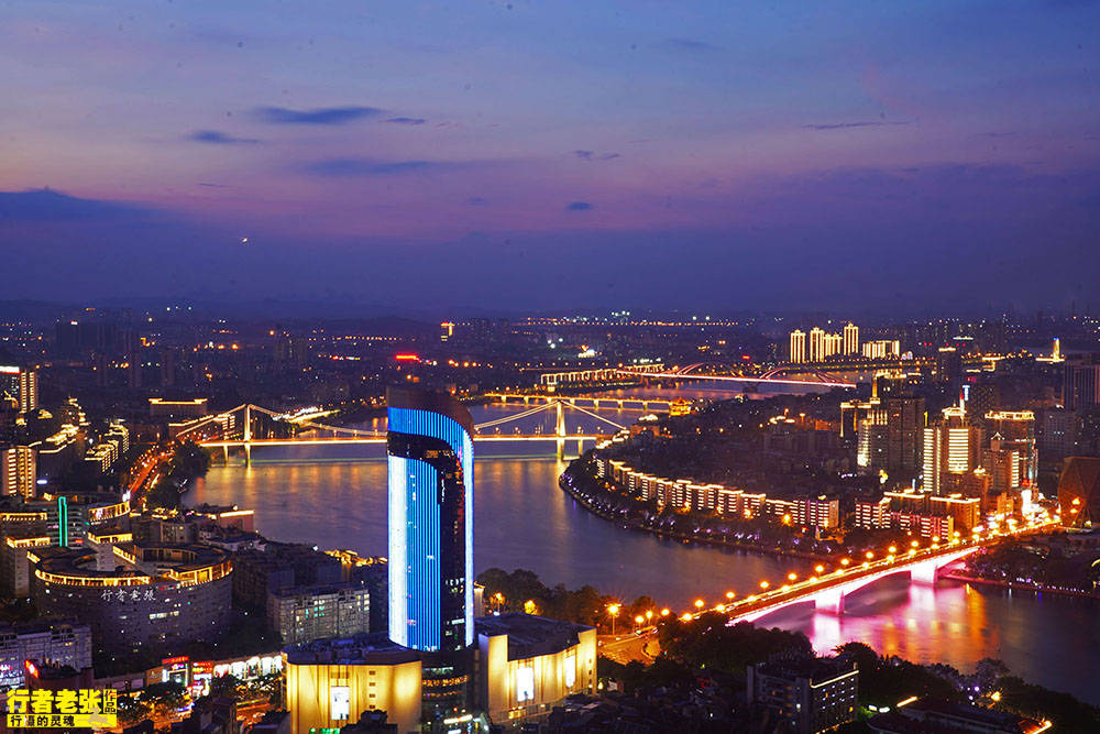 广西柳州，四线小城夜景胜过一线城市，螺蛳粉里面真的有螺蛳！-搜狐大视野-搜狐新闻