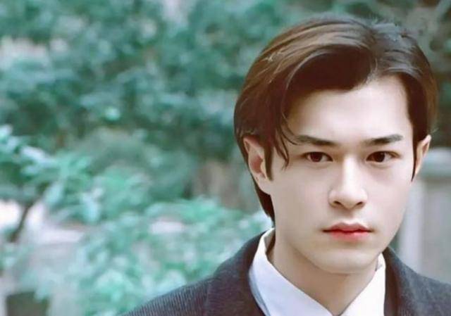 古天乐弟弟颜值不输哥哥,身价上亿和哥哥争做慈善,至今都未婚_古天荫