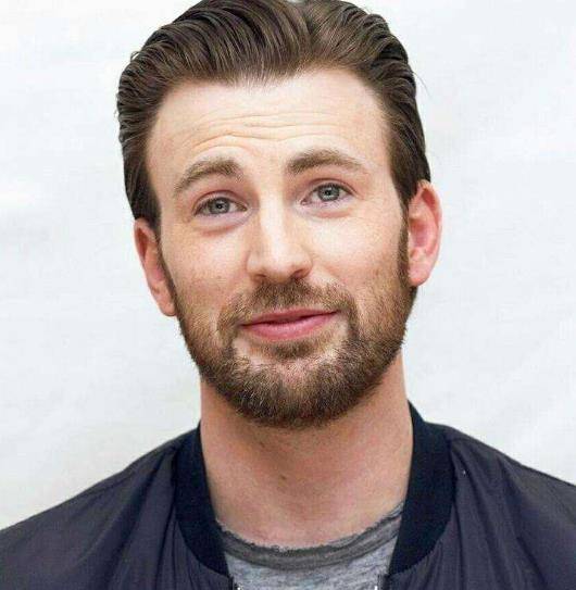 他的招牌发型竟然是假发_克里斯埃文斯