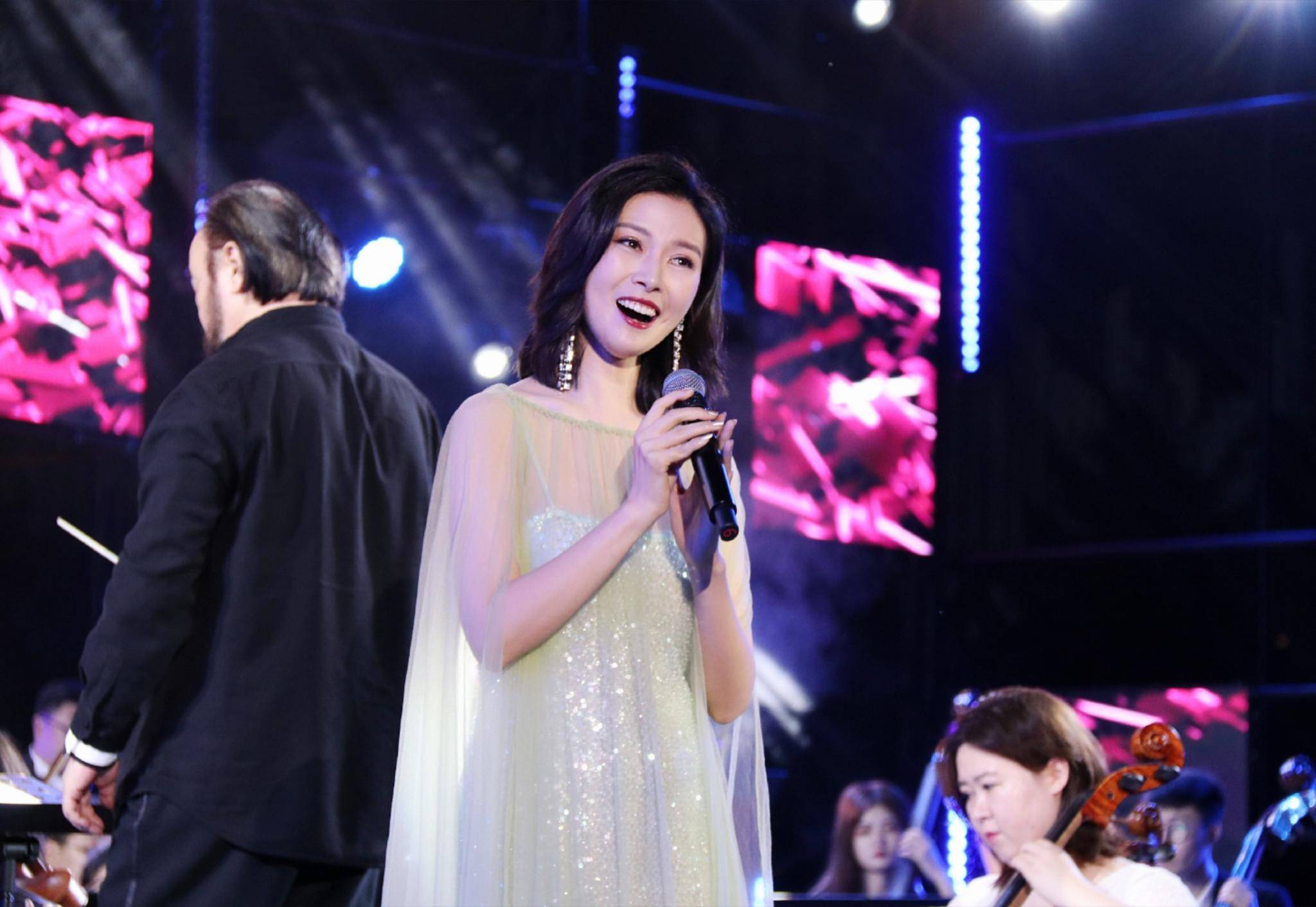 常思思开启公益演出行 助力行业重启