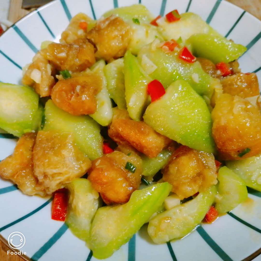 哇噻丝瓜炒油条不仅色香味俱全小朋友也喜欢吃建议赶紧收藏