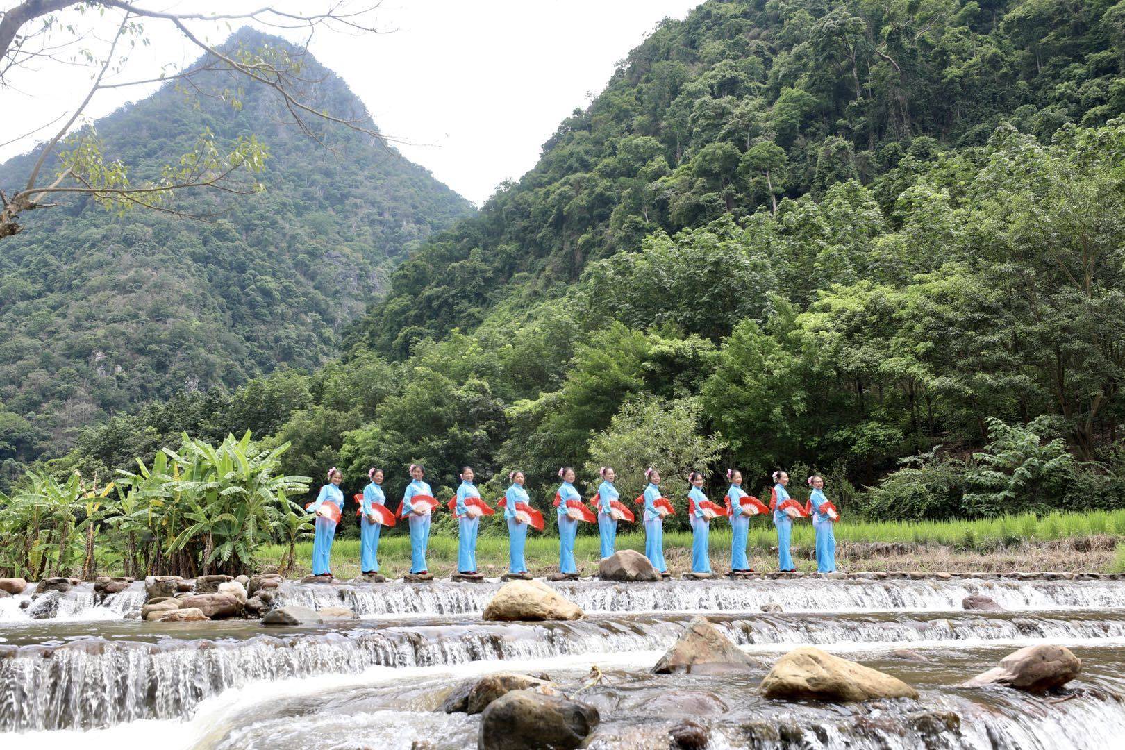 雨林里的最美夕阳红:勐腊常青艺术团将于8月15日在勐远仙境做专场演出