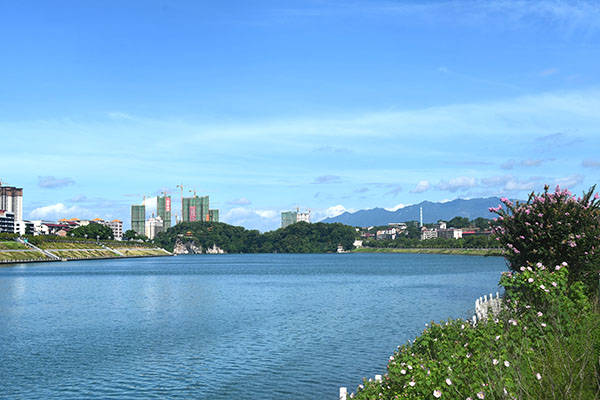 資江新邵段風景如畫