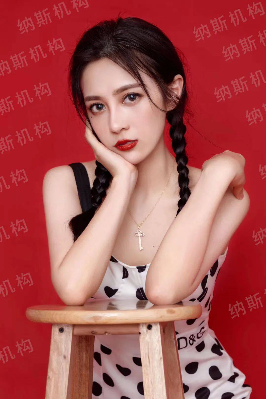 纳斯机构红人专访莎莎sarah医学生变身美妆主播好友式安利