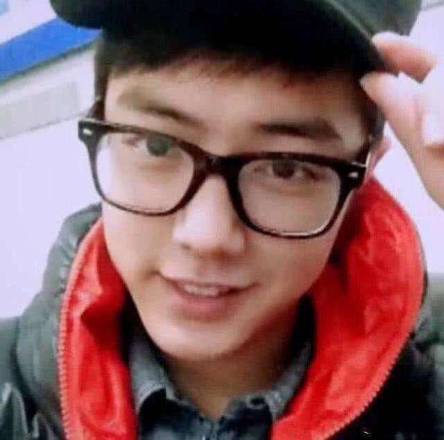 原创肖战学生时期旧照曝光与现在判若两人网友娱乐圈是座整容院