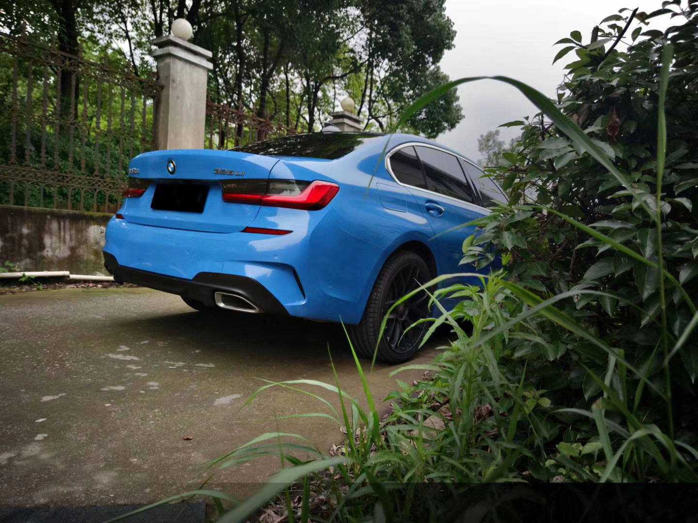 宝马3系改色阿布扎比蓝,是酷盖的最爱的模样了!