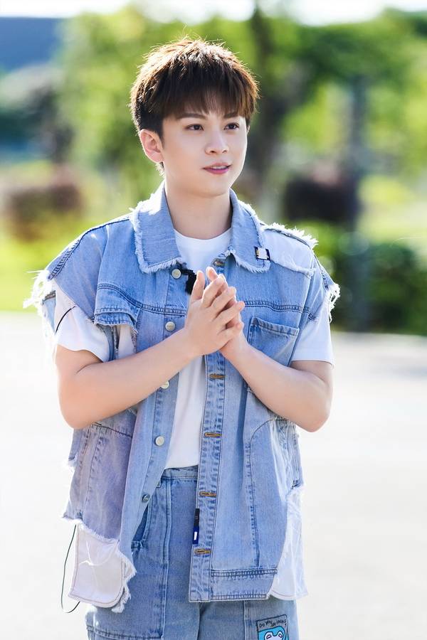 《新手驾到》开播 新学员武艺状况百出_考试