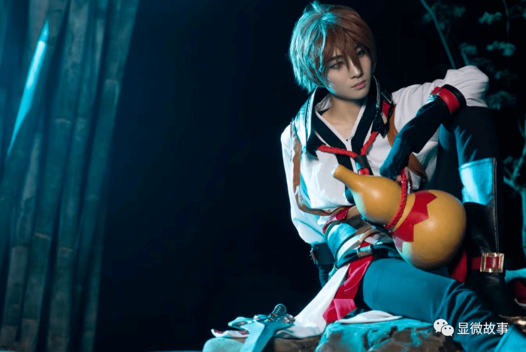 微视上的"平行宇宙":月入过万的二次元青年,美妆博主的故事_cosplay