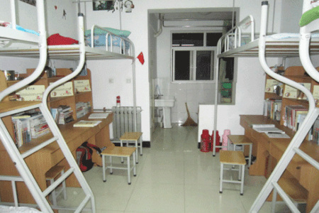 的中科大,交通领域航母上交大,西交大,三所学校录取分数线宿舍谁强
