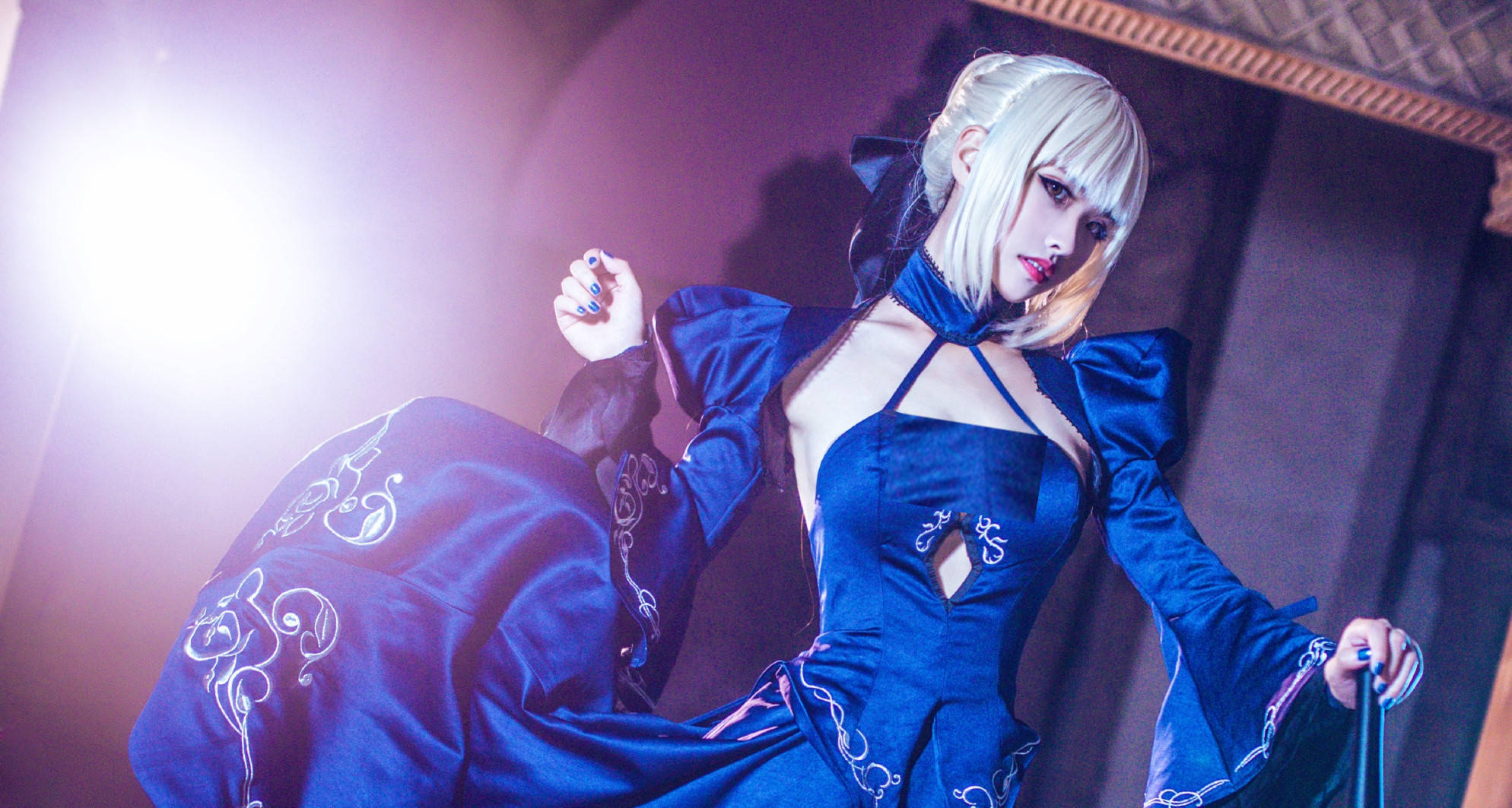 fgo黑saber绝美还原露背长裙优雅知性挥剑的吾王太御了