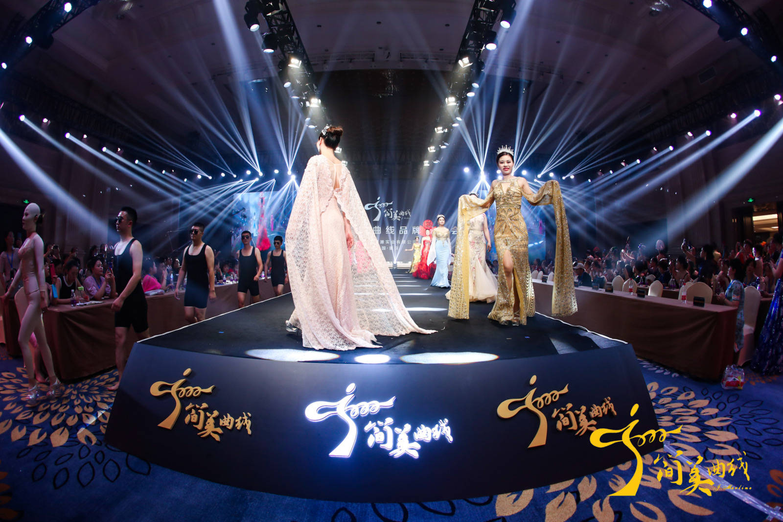 穿出自信美国内高端品牌简美曲线举行品牌发布会