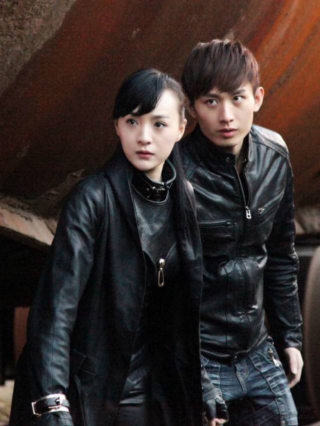 火了之后的成毅被质疑整容,一看旧照他也太胖,难怪和现在有差别