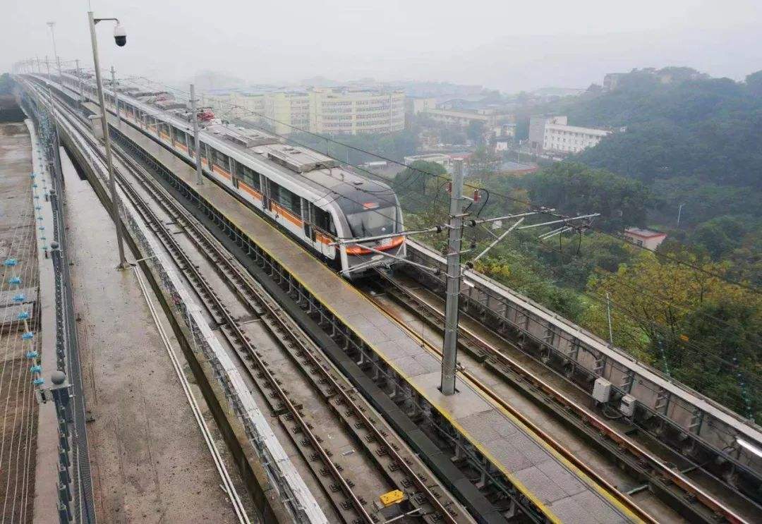 重庆打造一条地铁线,标志色是洋铁红,串联沙坪坝城市副中心