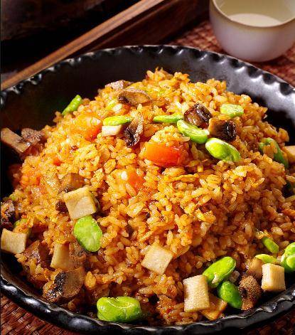 老板卖茶油炒饭,配上新式包装价格多卖一倍,外卖更红火了