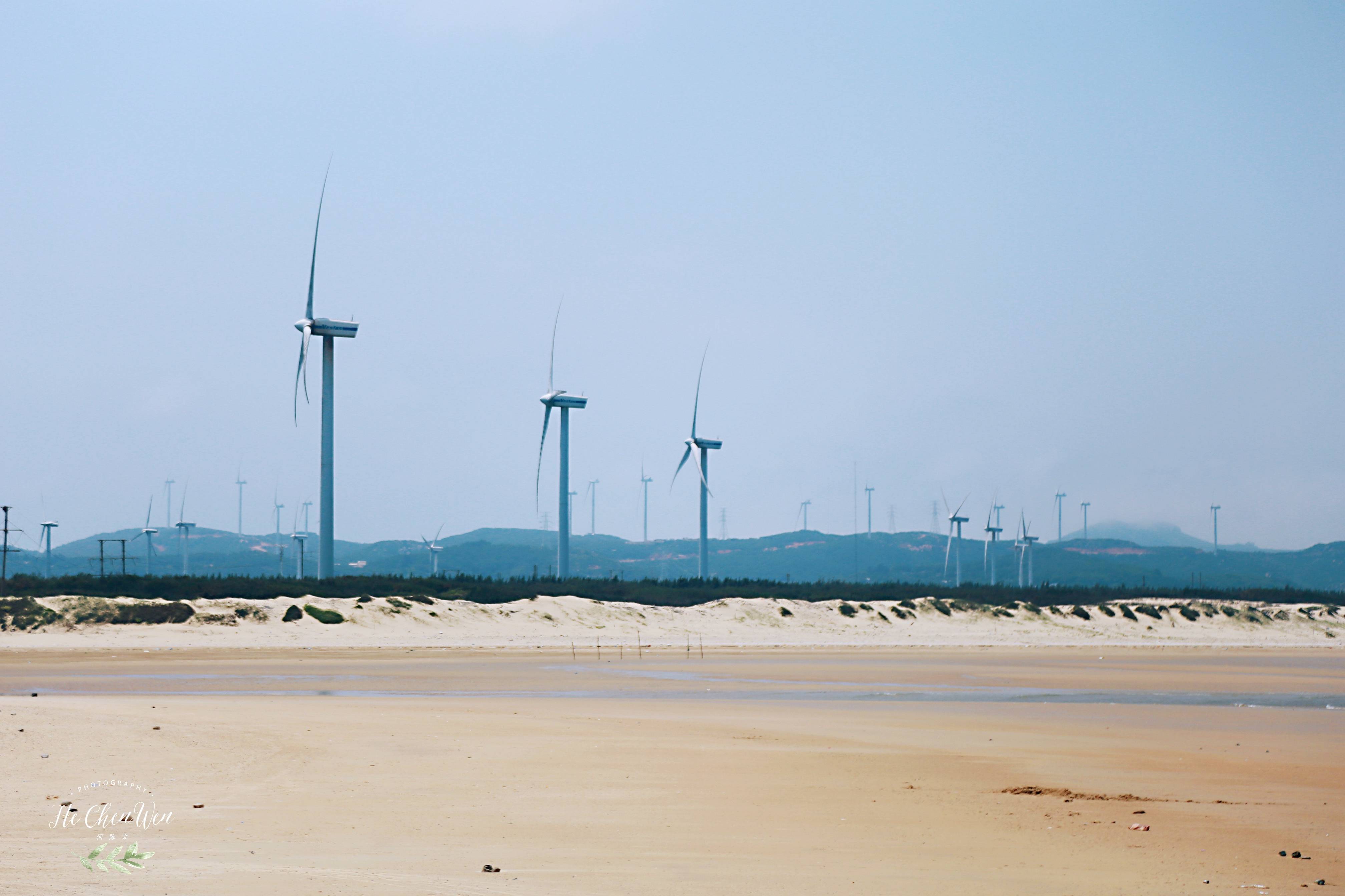 原创平潭长江澳被誉为最美风力发电田游客慕名而来太美了