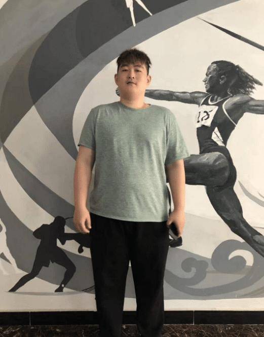 赵本山儿子胖到没眼看?体重赶超200斤,富二代"本色"暴露无遗