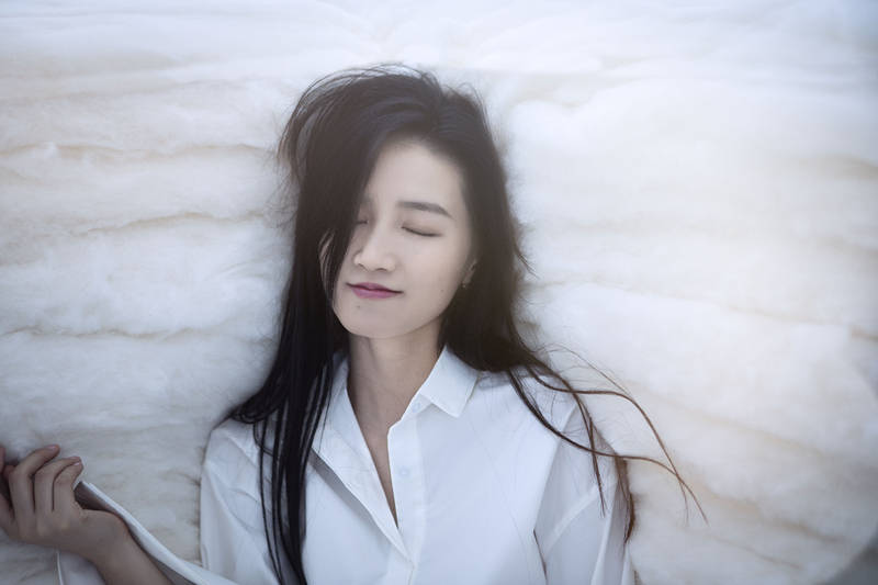 1/ 12 近日,周开开一组生活写真释出.