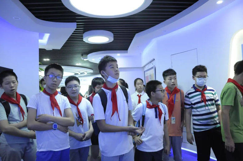 后浪来了17位苏州中学伟长实验班学生前来体验声学黑科技