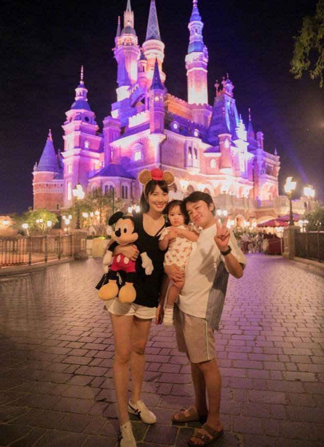 王祖蓝老婆李亚男晒孕肚照自曝怀孕进程已过半宝宝性别疑曝光