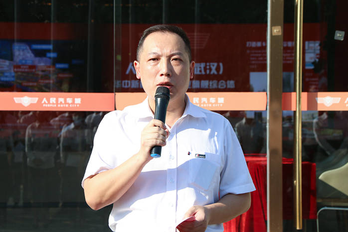 上午8时,本着对品牌的坚守和对质量的承诺,在总经理刘志鹏带领下所有