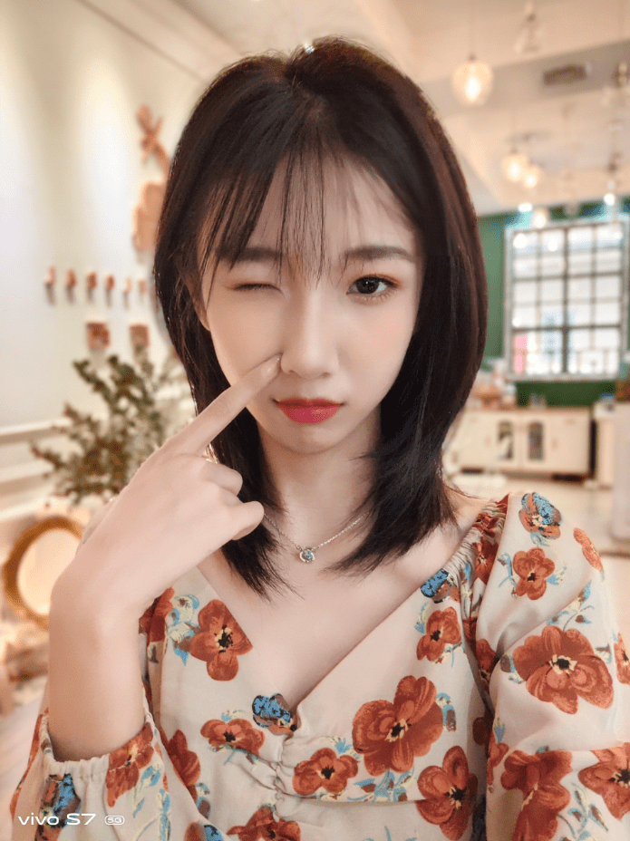 刷爆朋友圈的自拍神器就是它了,vivo s7让你美出新高度