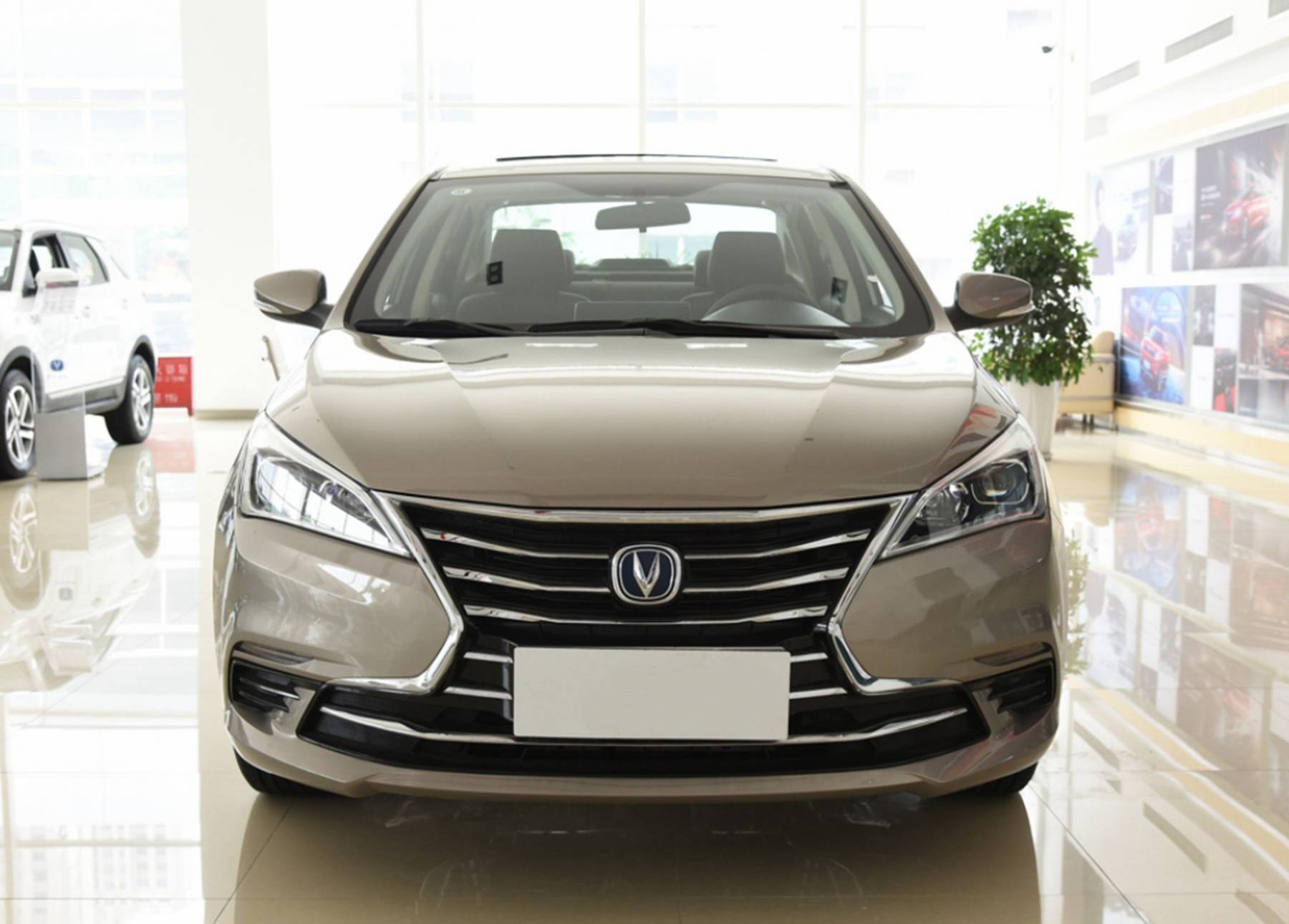 5万多元买什么车这款长安逸动dt代步就挺好外观漂亮也很好开