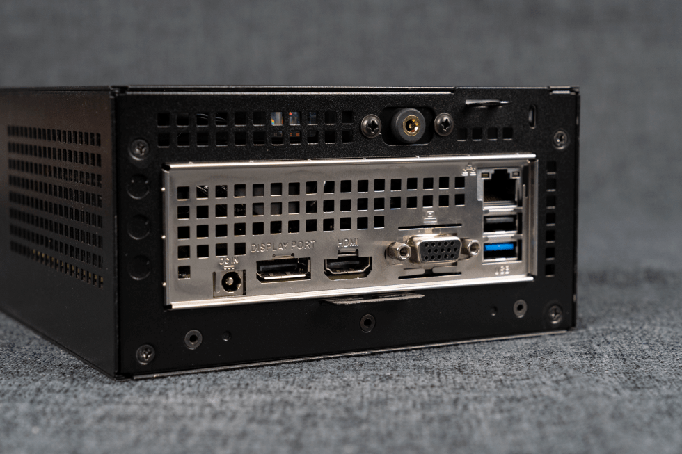 这么小的主机居然塞下了八核 apu?华擎 deskmini a300 装机评测