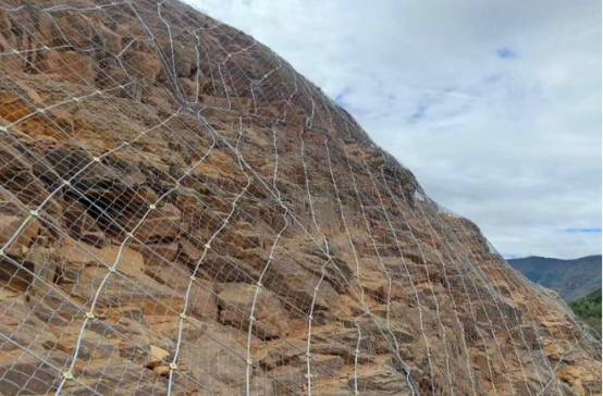 边坡防护网在山体滑坡的主要功能和作用