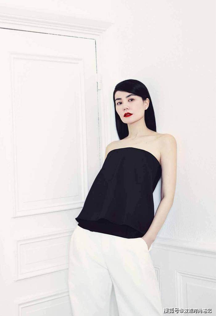 王菲一出山就放大招穿透视衫拍内衣广告气质依旧清冷高级