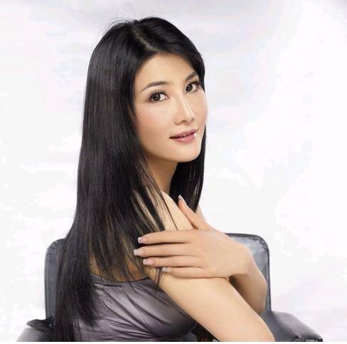 这一点真的是现在很多新生代演员所无法相比的,相比起那些动不动就