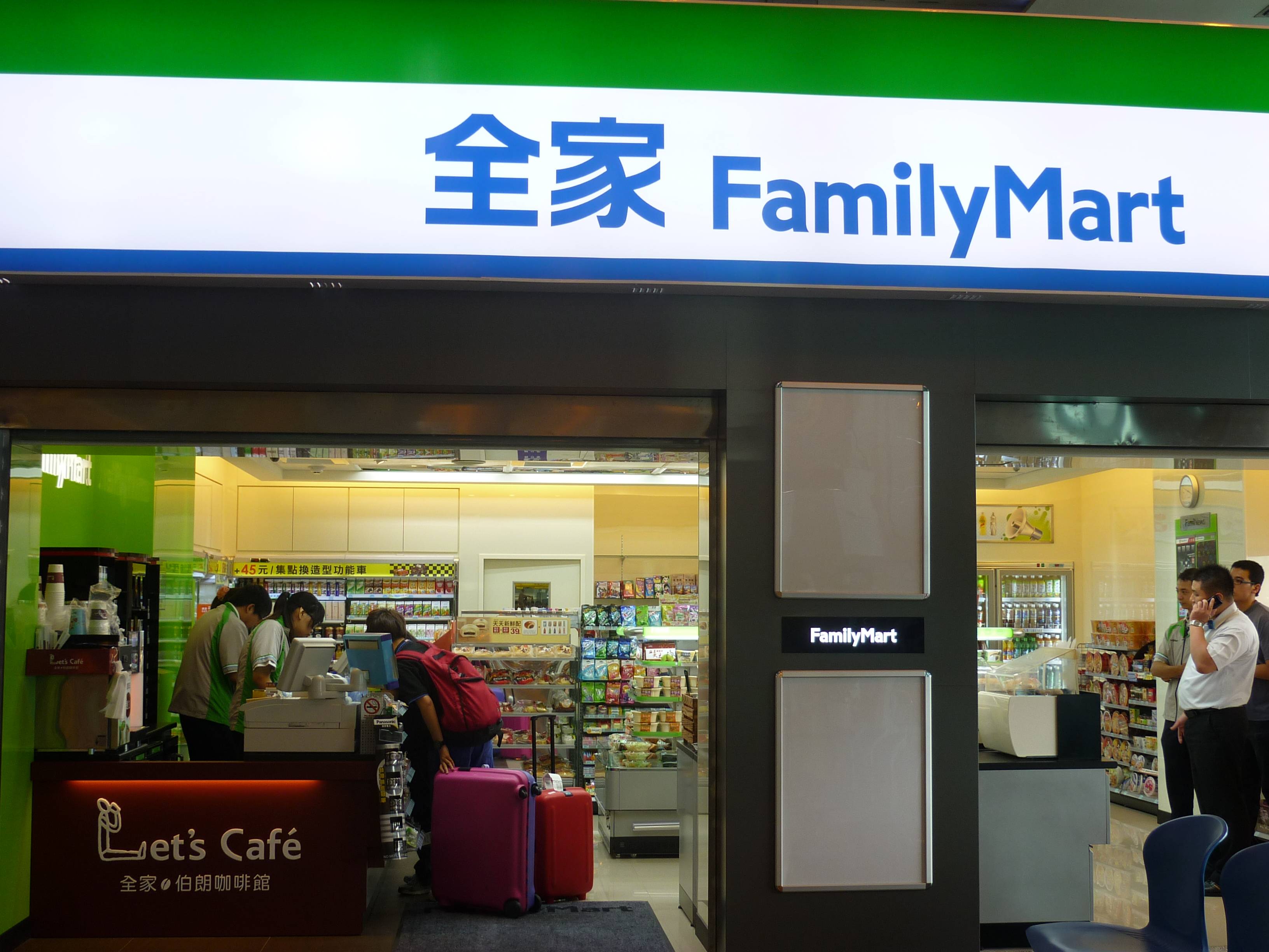 原创谁在冲击便利店