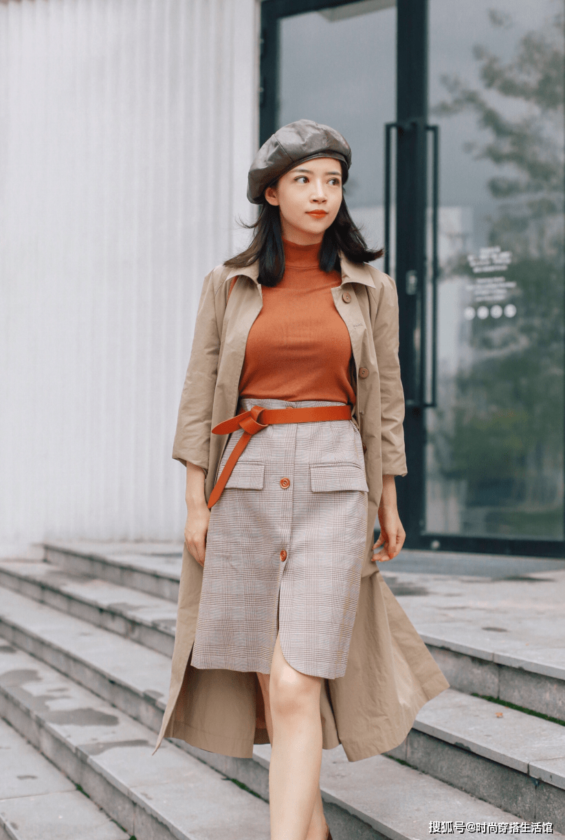 皮肤暗黄女人想甩掉"中年感"?学学三木这样穿,美嫩衬肤白