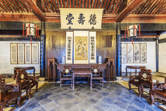 中堂传统明式家具应用中唯一一例组合型家具