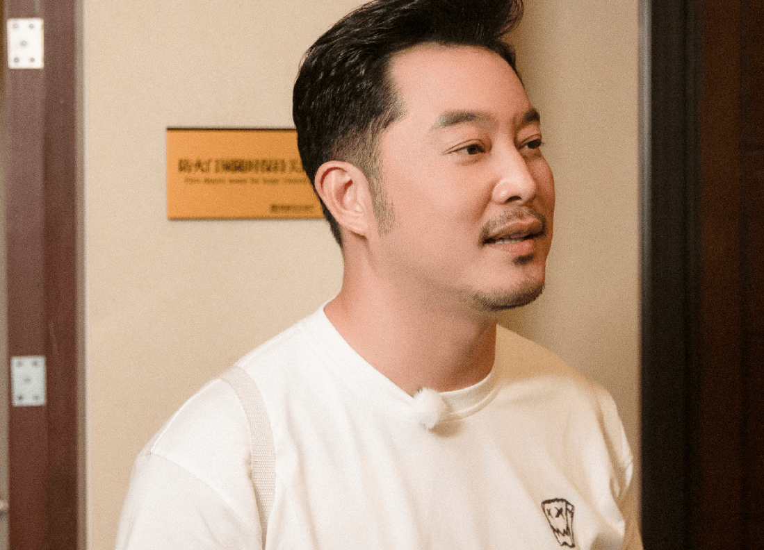 沙溢自夸"盛世美颜",却被路人瞬间打脸,原谅我笑出声了