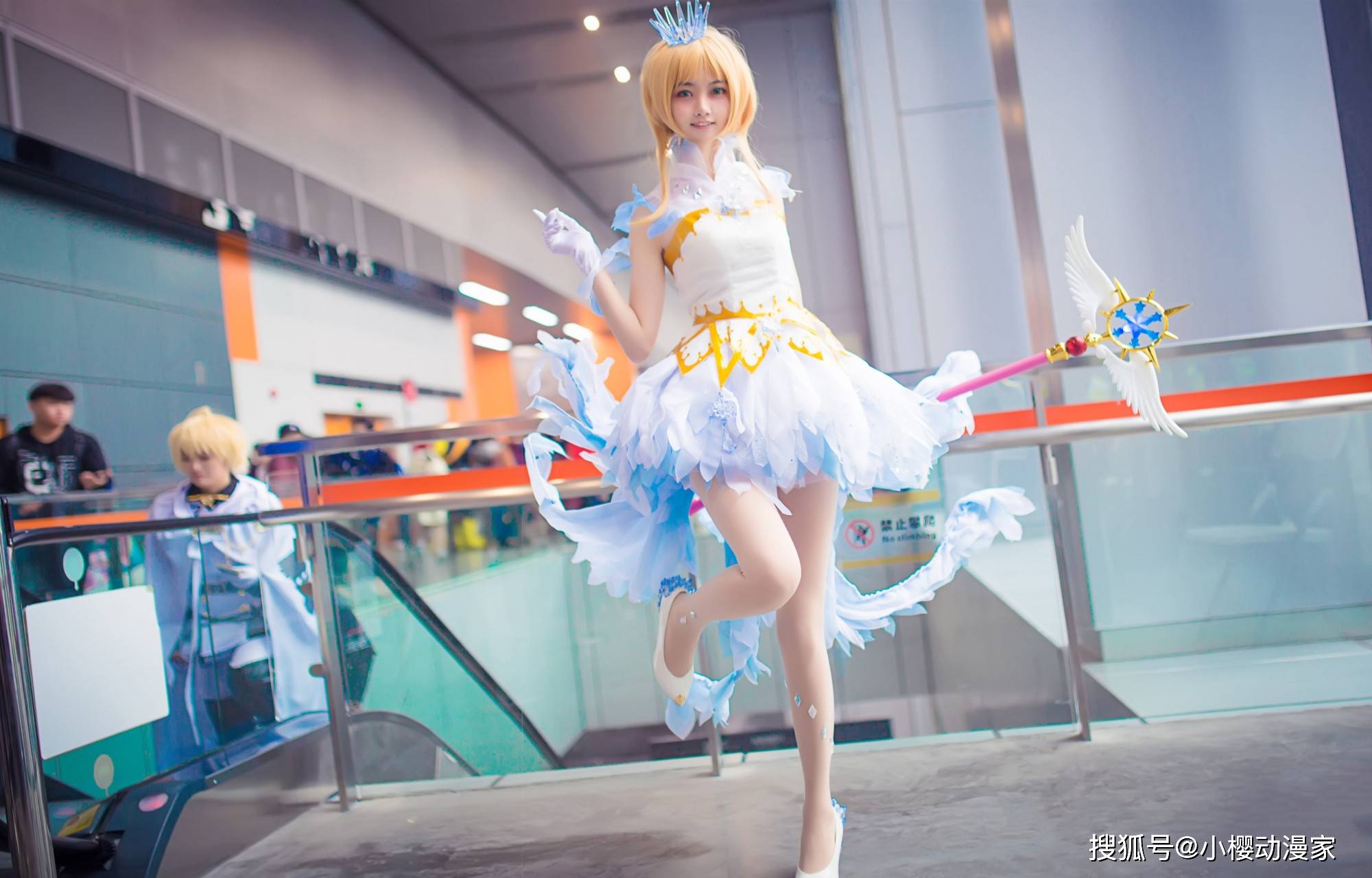 原创甜美小姐姐cos木之本樱,笑容十分治愈,但这腿萝莉不应该拥有?