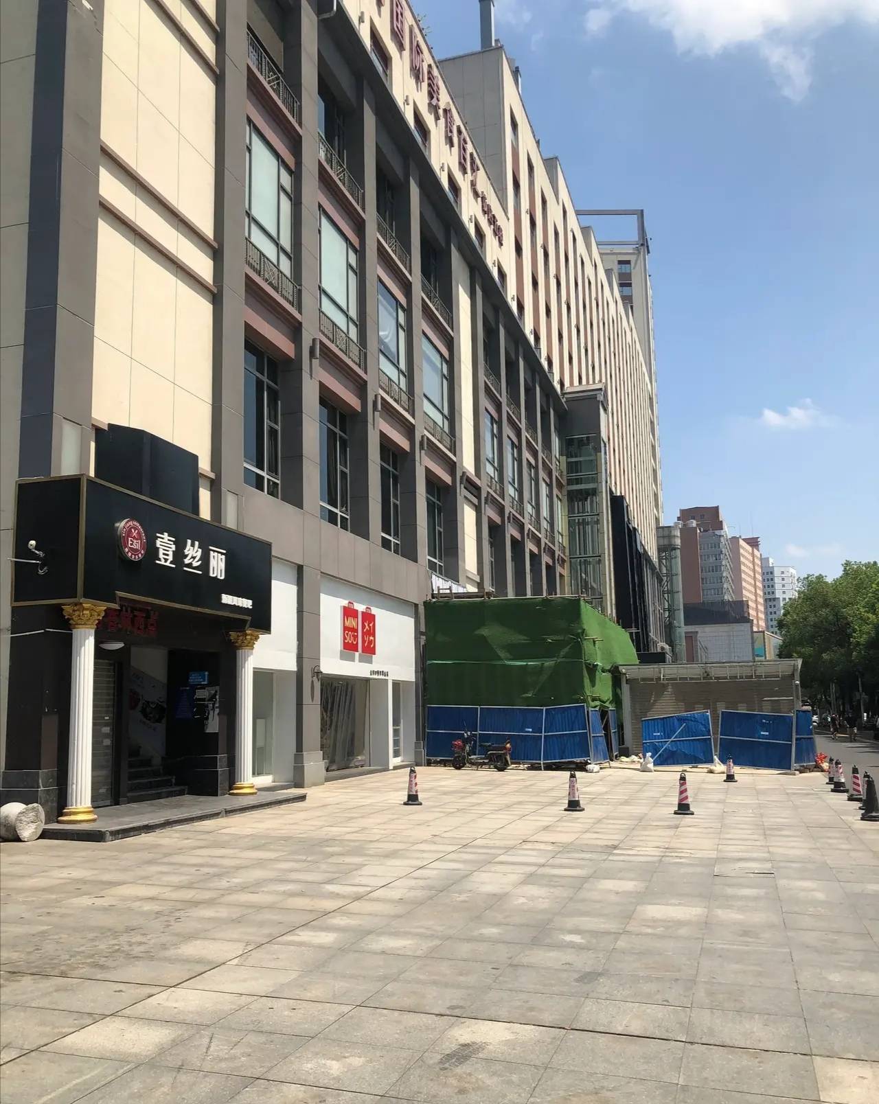 武汉曾经最辉煌的广埠屯电子市场如今是一片萧条何去何从