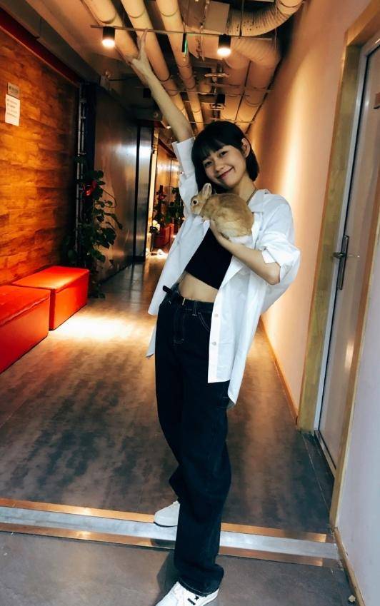 段奥娟,从"婴儿肥"到"瓜子脸",坦言:减肥3不吃,不瘦都难