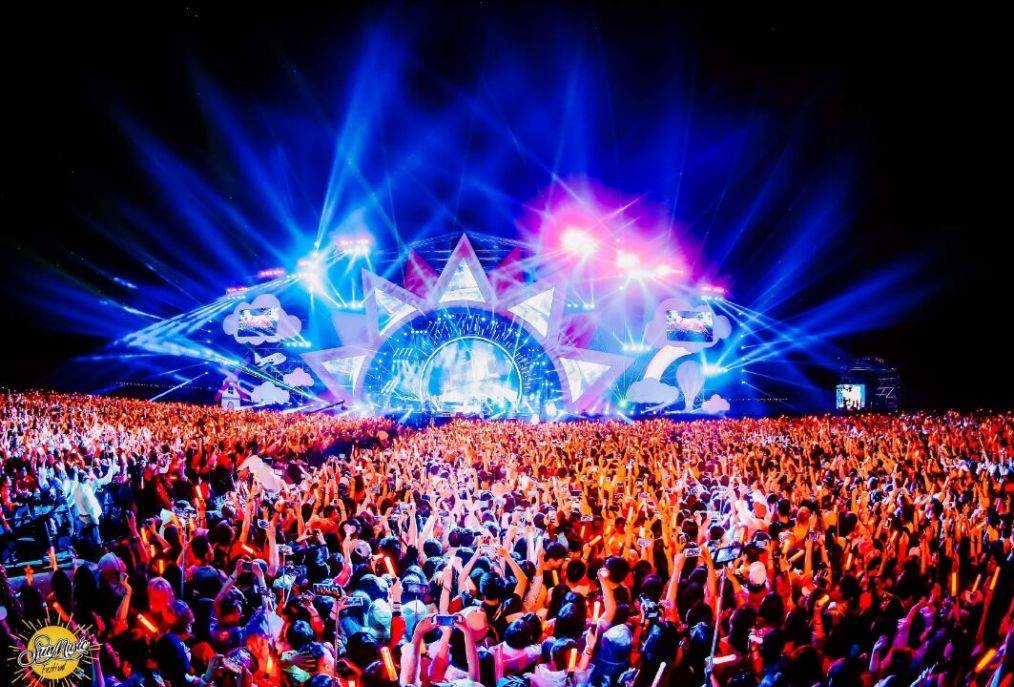 薛之谦与众乐队出席淄博麦田音乐节!带你了解观看音乐节注意事项