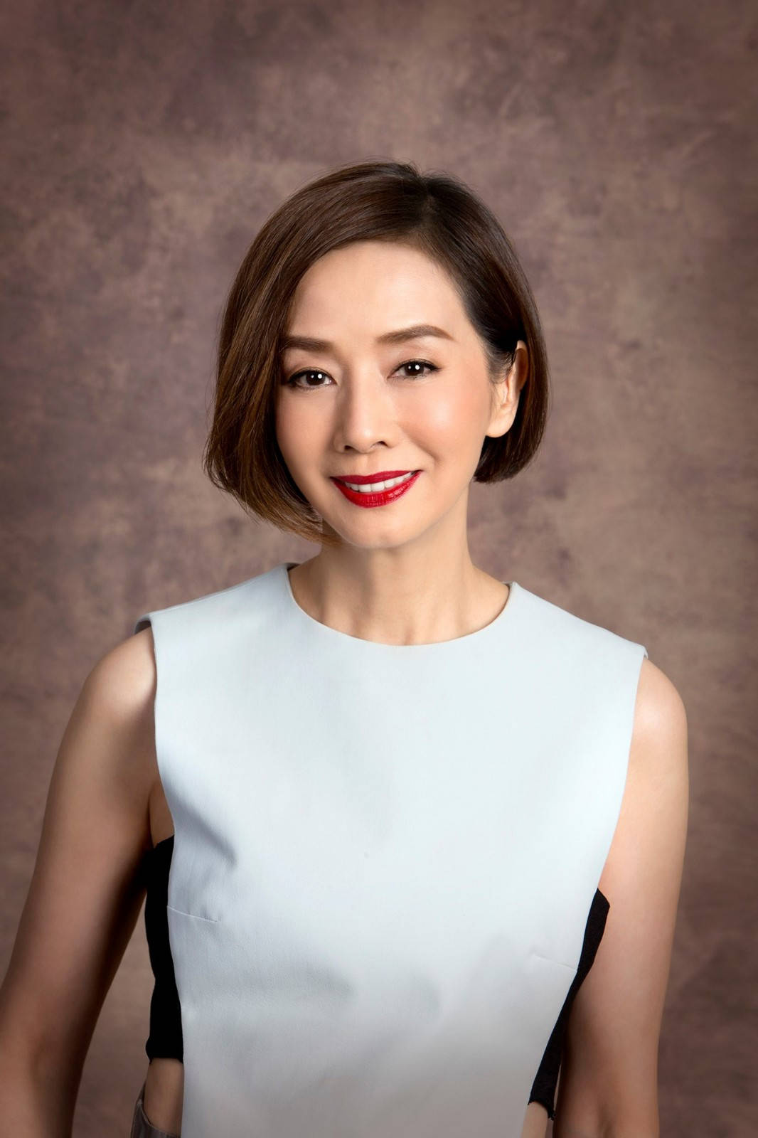 张国荣初恋罕晒近照!乘豪华游艇出海,60岁仍身材火辣白皙动人_毛舜筠