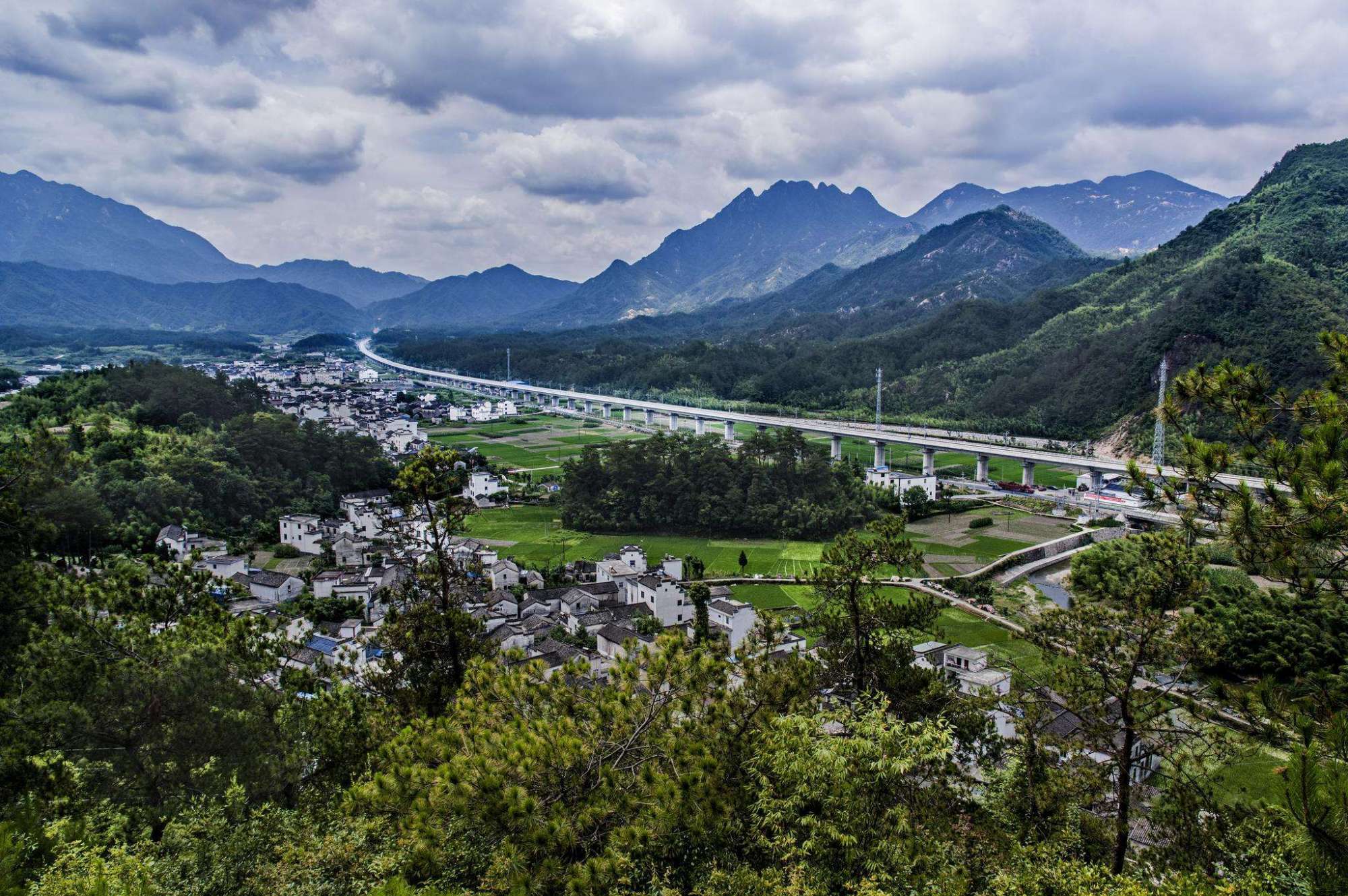 六安景铁路岳西县图片