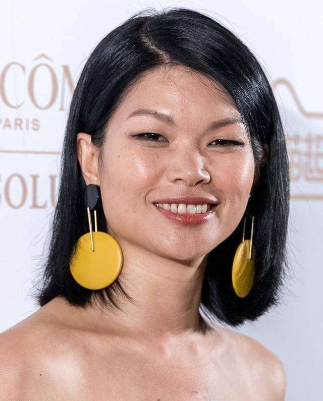 吕燕这颜值无限接近"负数"了,但凭借身材和稳健台风仍能出众_手机搜狐