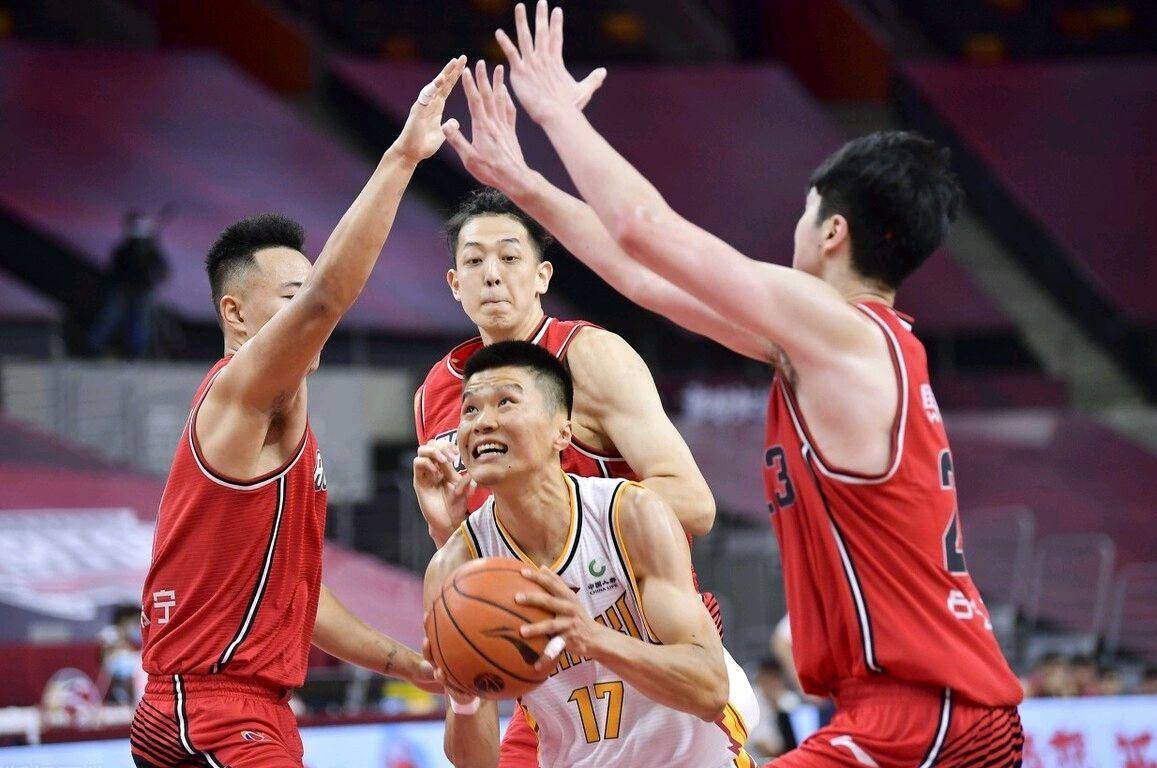 原创以强换弱深圳队四强阵容大换血自杀式交易67