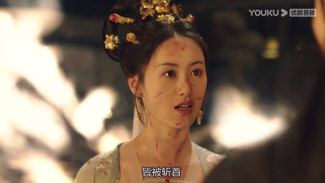 女主的全家被陷害,男丁被斩首,女丁被流放,而她被卖入了青楼.