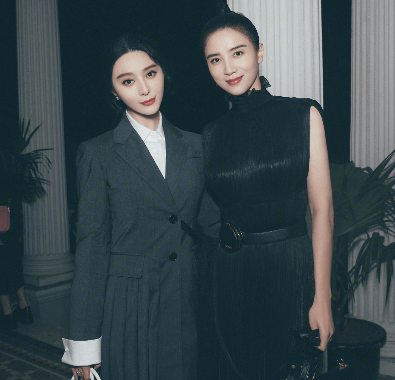 原创范冰冰出席聚会人气高与宋佳合照被秒杀网友吐槽撞脸蔡明老师