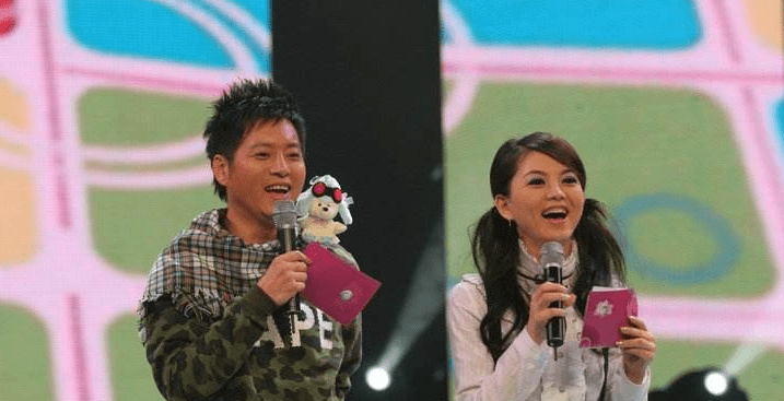 他是公认的"湖南一哥",因听老婆怂恿自毁前程,今沦为婚庆主持_孙鸣杰