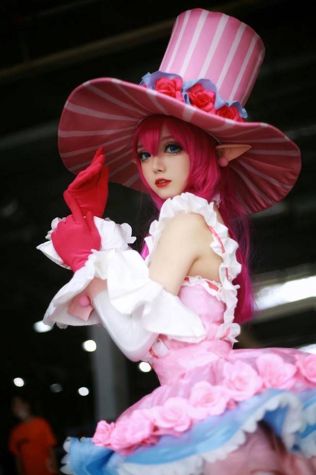 cos:漫展场照,这次是可爱的龙娘